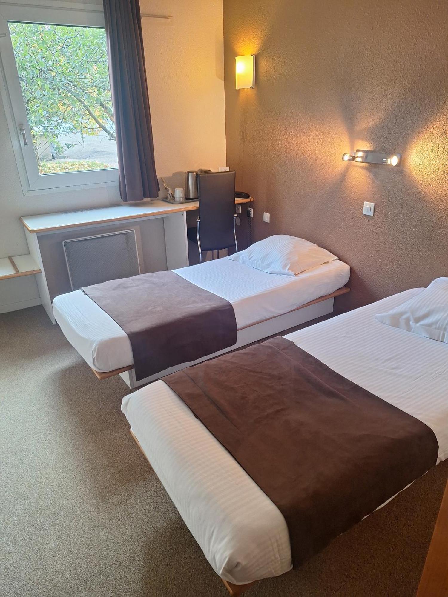 Hotel Moulin A Vent Gerland เวนิส์ซูซ์ ภายนอก รูปภาพ