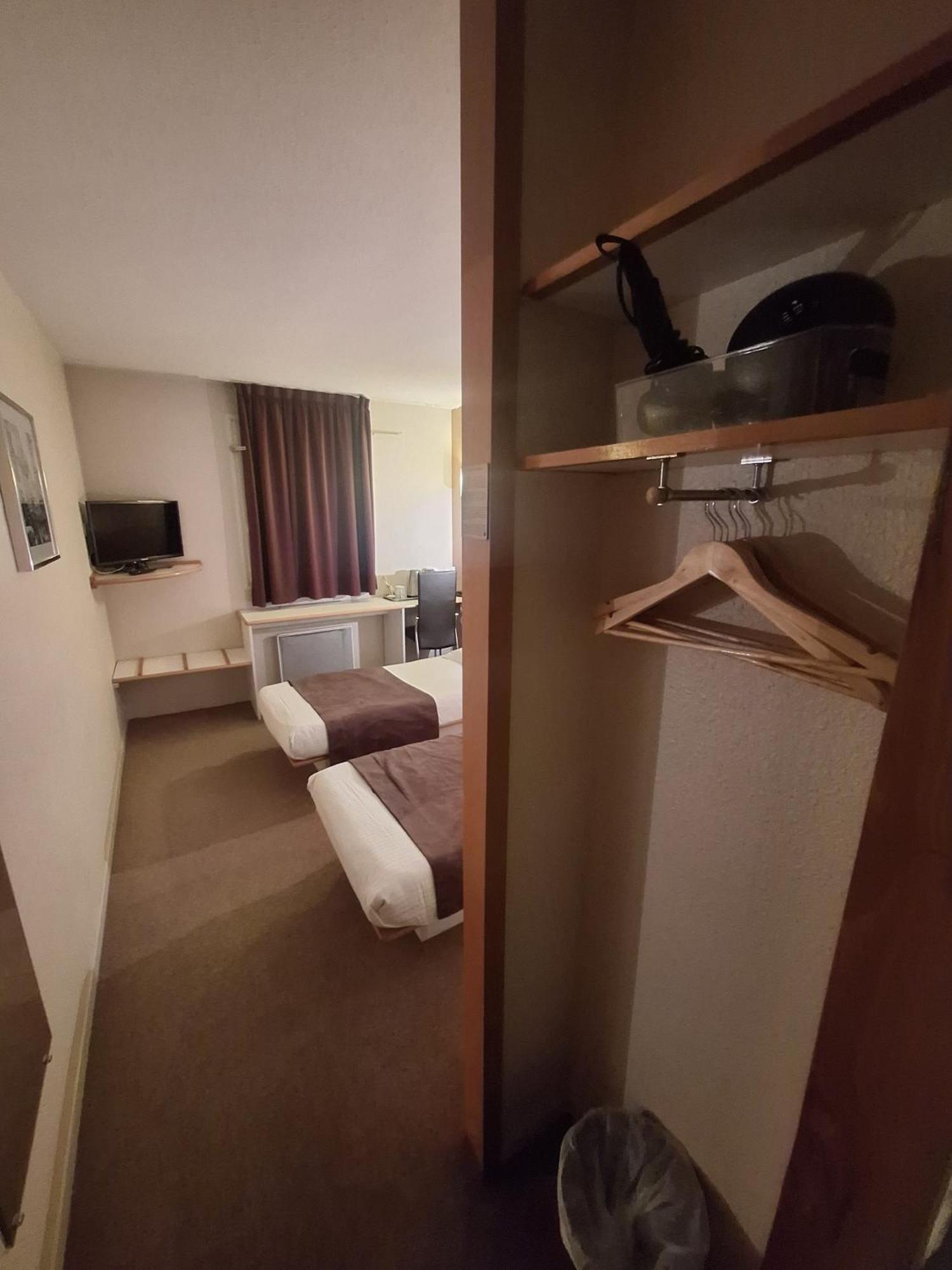 Hotel Moulin A Vent Gerland เวนิส์ซูซ์ ภายนอก รูปภาพ